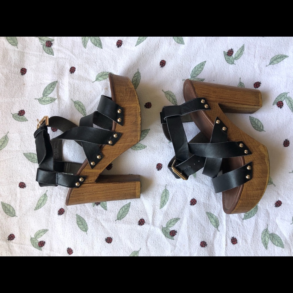 Wooden Platform Heels ✨